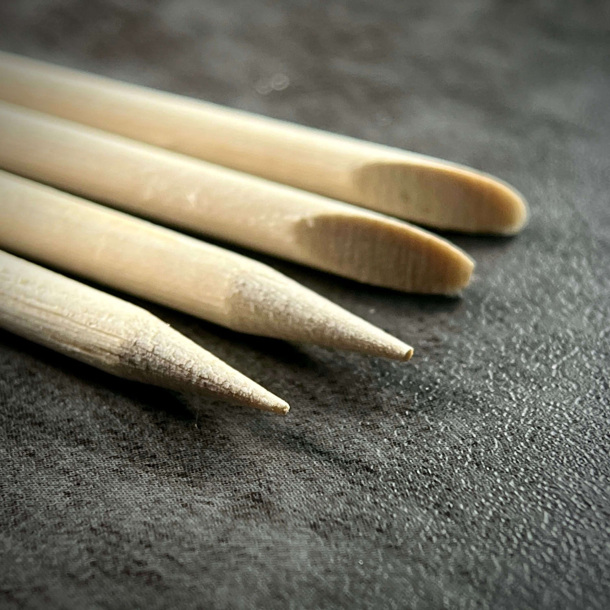 Phenomenail® Precision Duo-Tipped Orangewood Sticks 7.5cm, 75pcs per pack. single use close up image